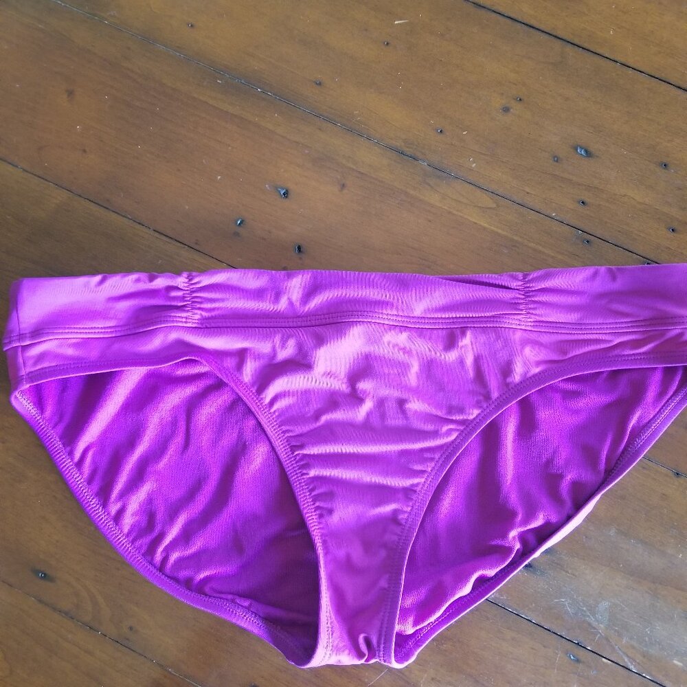 Athleta Womans Bottoms Size L
